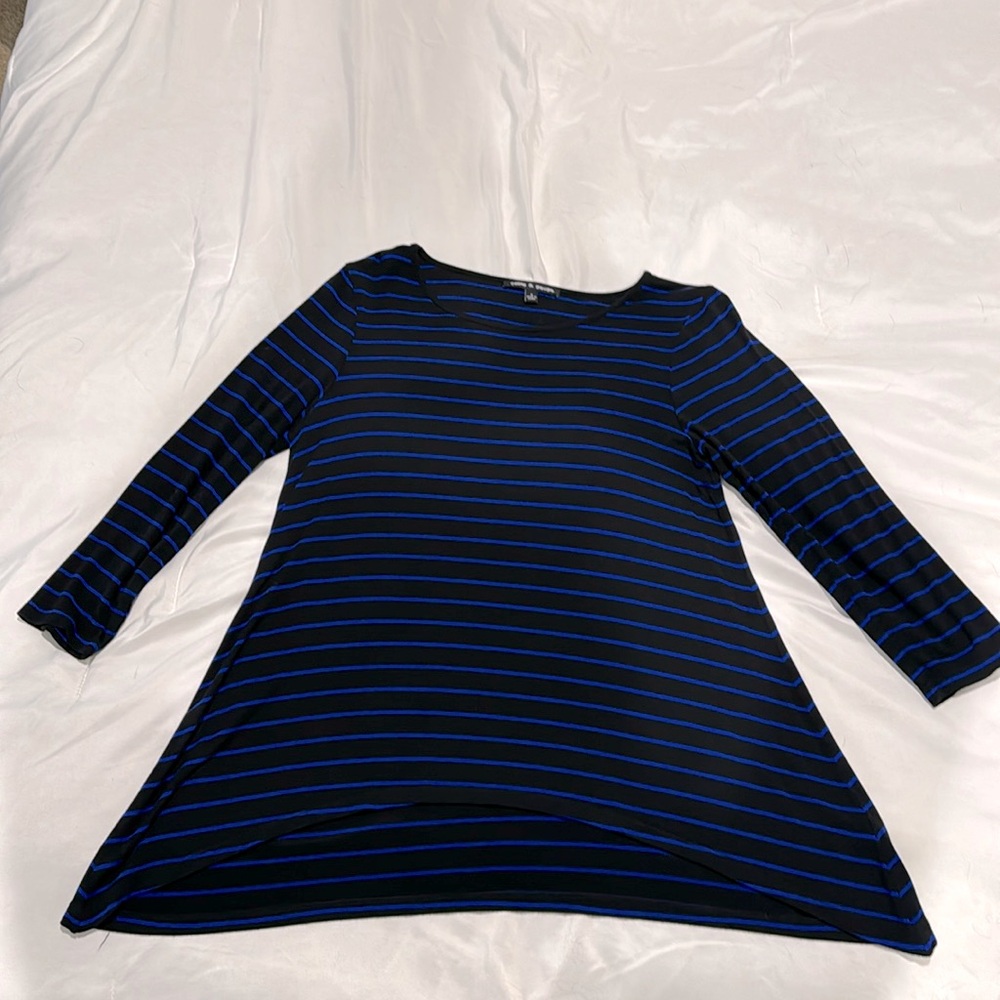 Cable & Gauge 3/4 sleeve flowy t-shirt w/ ballet neck. Sz S black & blue stripes - Picture 2 of 7